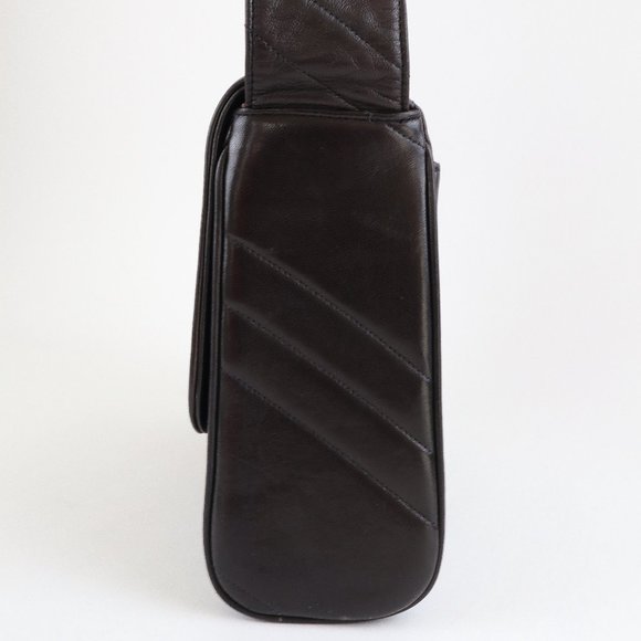 [SOLD] Chanel Lambskin Vertical Flap Medium - XL Logo (EXTREMELY RARE) - Picture 4 of 12